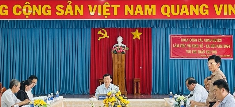 Làm việc