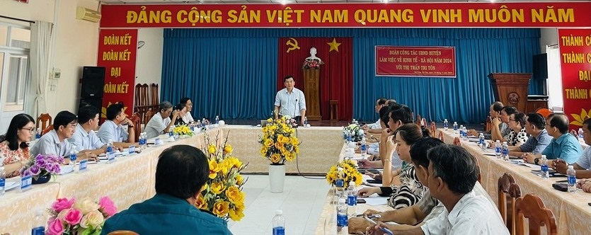 Làm việc KT-XH